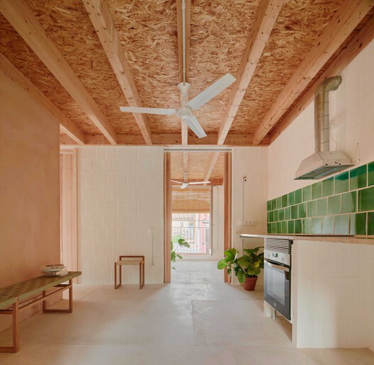 Viviendas Ses Veles Puigpunyent / Alventosa Morell Arquitectes  + Joan Josep Fortuny Giró - Fotografía interior, Madera, Fijación Vigas