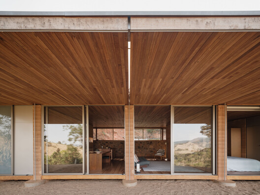 皮拉西亚模块化房屋 / Arquipélago Arquitetos - 室内图, 木头