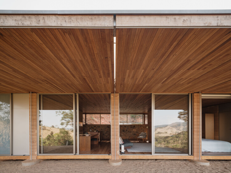 Ecoaldea Piracaia / Arquipélago Arquitetos - Fotografía de interiores, Madeira