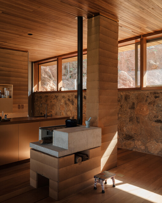 Ecoaldea Piracaia / Arquipélago Arquitetos - Fotografía de interiores, Madeira, Ensimera