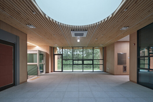 韩国光明市非物质文化遗产中心 / GAGAHOHO Architects 韩国光明市非物质文化遗产中心 / GAGAHOHO Architects - 建筑图, 木头, 灯, 玻璃