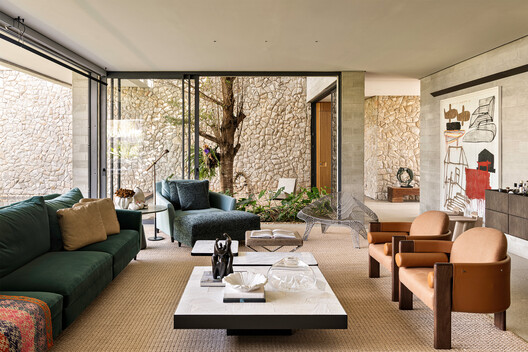 Casa AH! / Bittar Arquitetura Casa AH! / Bittar Arquitetura - Fotografia de Interiores, Sala de Estar, Sofá, Cadeira