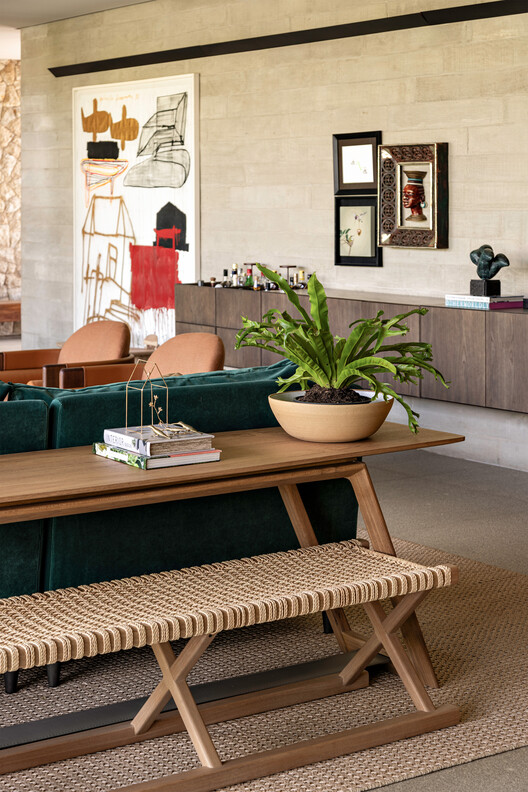 Casa AH! / Bittar Arquitetura Casa AH! / Bittar Arquitetura - Fotografia de Interiores, Madeira, Mesa, Cadeira