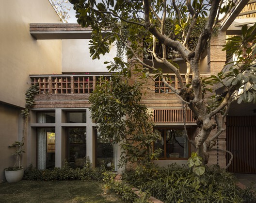 Transformation House / Studio Juggernaut