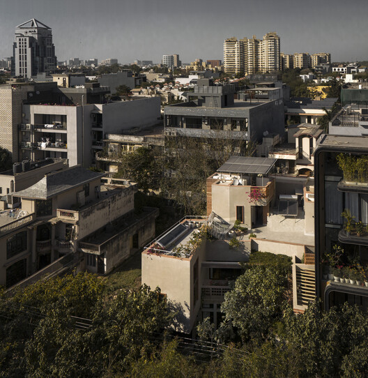 Casa de la Transformación / Studio Juggernaut - Fotografía exterior, Balcón, Urbano