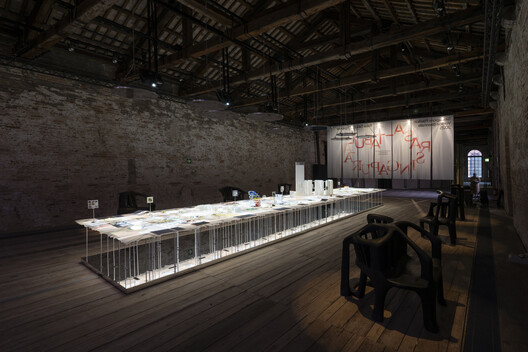 The Singapore Pavilion at the Venice Architecture Biennale Reimagines the City-State as a Dining Table The Singapore Pavilion at the Venice Architecture Biennale Reimagines the City-State as a Dining Table - Image 10 of 25
