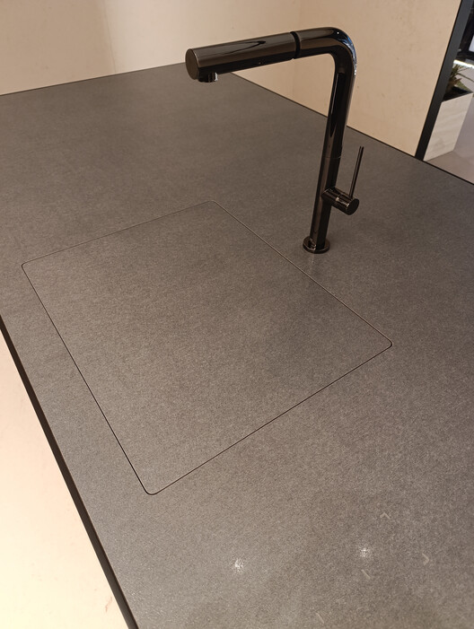 ¿Cocinas inteligentes?: fusionando tecnología, estética y movimiento en encimeras de cocina  - Imagen 11 de 24