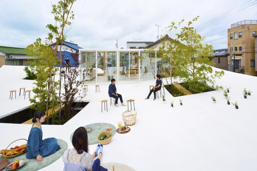 Rethinking the Flat Datum: Designing Space with Incline and Intent