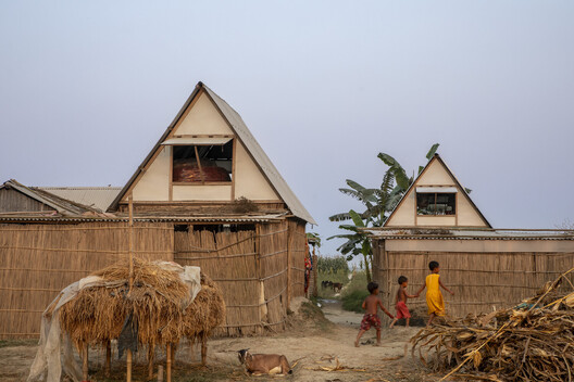 Khudi Bari: Architecture for Climate Displacement Khudi Bari: Architecture for Climate Displacement - Image 4 of 32