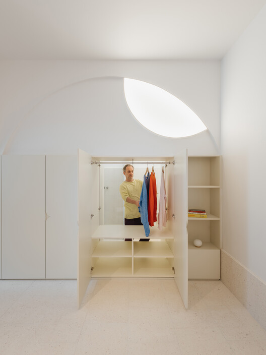 Apartamento en Barão Sabrosa / Aurora Arquitectos - Fotografía interior, Armarios, Madera