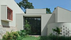 Valley House / SOHO Architects