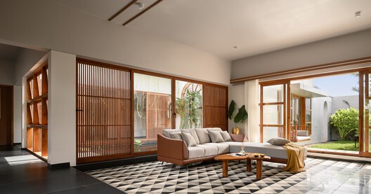 NIVRITI 2.O House / i2a Architects Studio - Interior Photography, Living Room, Wood, Chair