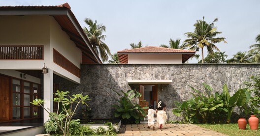 NIVRITI 2.O House / i2a Architects Studio - Image 2 of 23