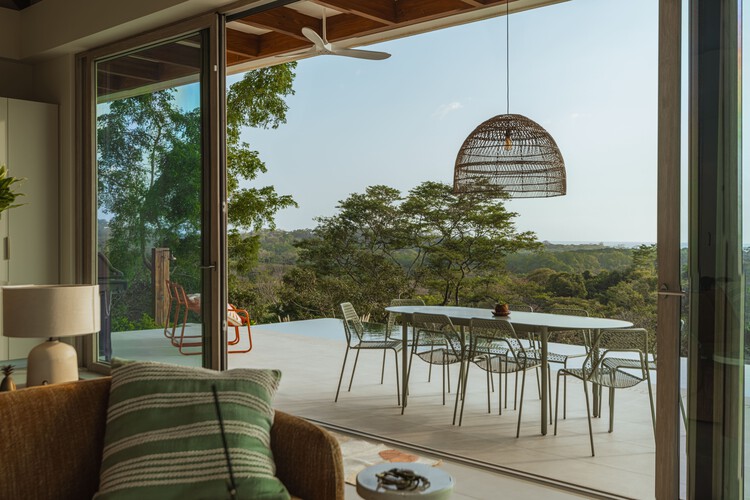 Casa Pistacchio / Instinto Estudio - Fotografía de interiores, sillas, madera, mesas, luces, vidrios