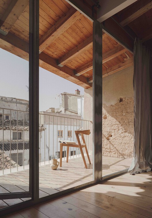 Casa de los Ingleses / Belen Ilarri Studio - Fotografía interior, Madera, Fijación Vigas, Balcón