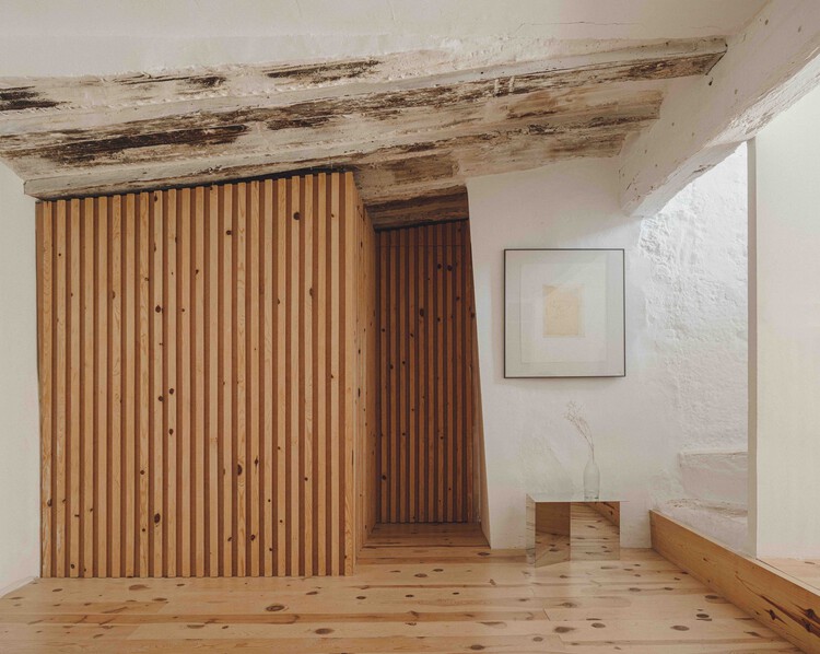 Casa de los Ingleses / Estudio Belen Ilarri - Fotografía de interiores, madera, fijación de vigas
