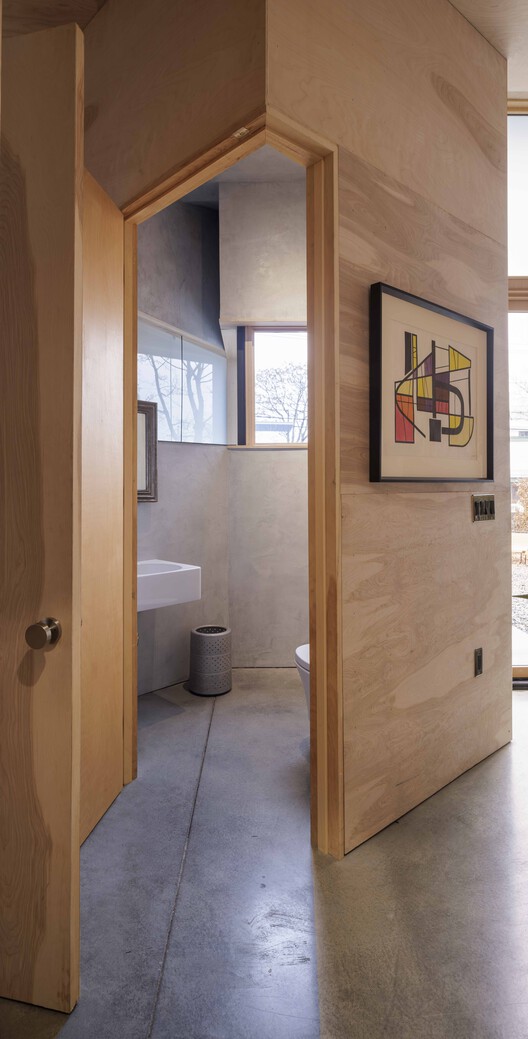 哈德逊 L 住宅 / Steven Holl Architects 哈德逊 L 住宅 / Steven Holl Architects - 室内图, 卫生间, 木头, 灯, 玻璃