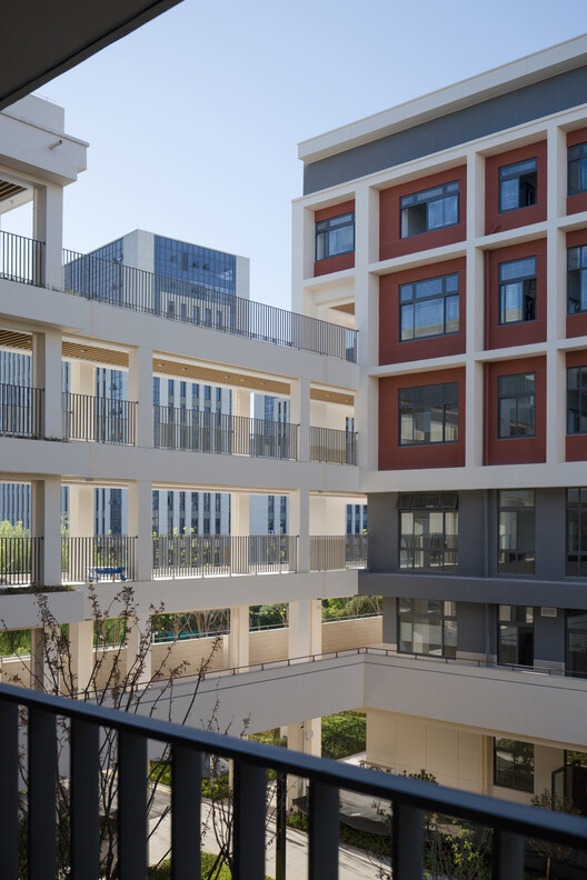 杭州市临平实验中学 / 一方建筑 - 建筑图, 表皮, 具体的, 阳台, 庭院