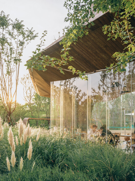 Restaurante de lujo en la isla/DL Atelier - Fotografía de ubicación