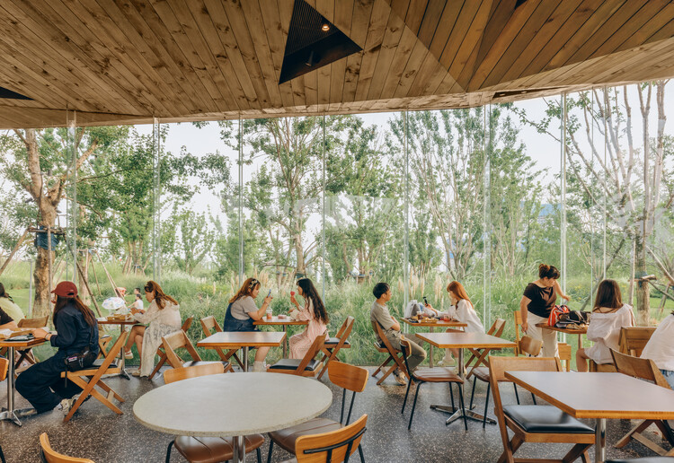 Restaurante LuxeIsland / DL Atelier - fotografía de interiores, comedor, sillas