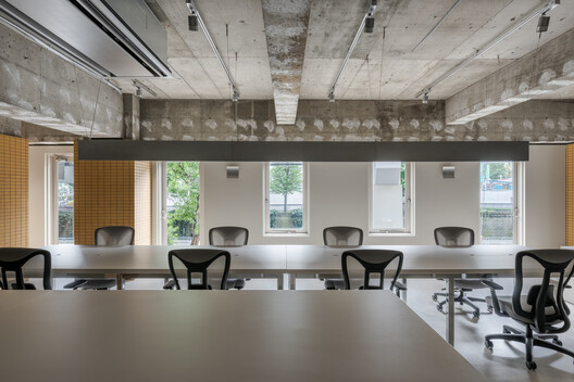 DA OSAKA Branch Tokyo / Reiichi Ikeda Design - Interior Photography, Dining room, Chair, Glass
