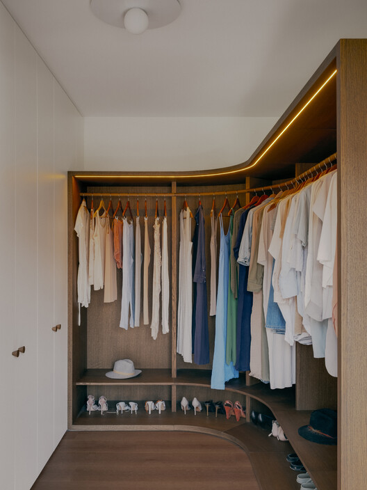 Rathnelly House / Studio VAARO - Interior Photography, Closet, Wood