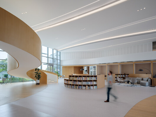 海大科学园 / NBBJ - 室内图, 木头, 隔断, 玻璃