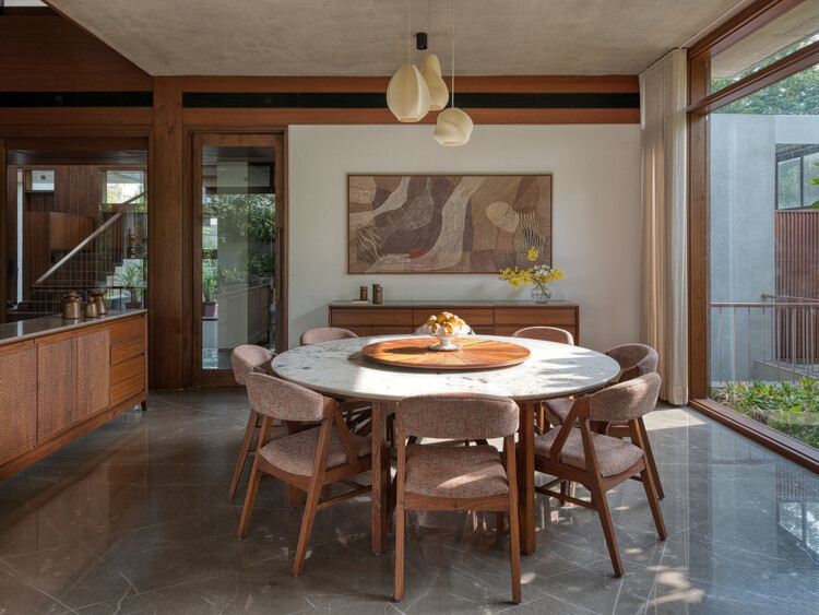 Casa das Paredes Paralelas / PVDRS - Fotografia de Interiores, Sala de Jantar, Madeira, Mesa, Cadeira