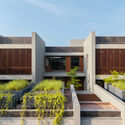 The House of Parallel Walls / PVDRS - Exterior Photography, Residential Architecture, Garden, Balcony