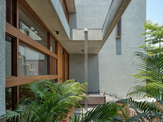 The House of Parallel Walls / PVDRS The House of Parallel Walls / PVDRS - Interior Photography