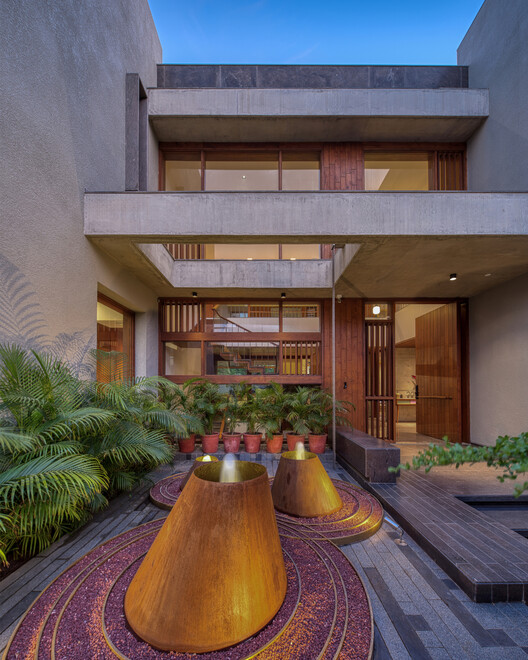 The House of Parallel Walls / PVDRS The House of Parallel Walls / PVDRS - Image 22 of 29