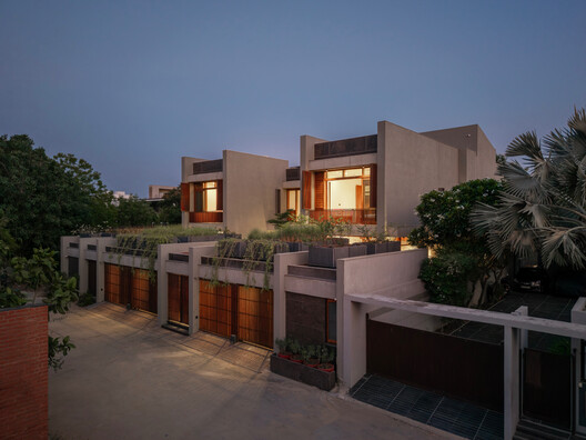 The House of Parallel Walls / PVDRS The House of Parallel Walls / PVDRS - Image 26 of 29