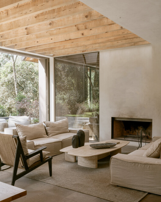 Casa Ananda / PPAA - Fotografía interior, Sala de estar, Madera, Sillas, Fijación Vigas