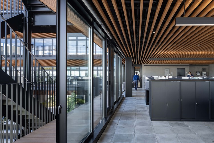 株式会社瑞穂化学总部 / KEY OPERATION INC. / ARCHITECTS - 室内图, 厨房