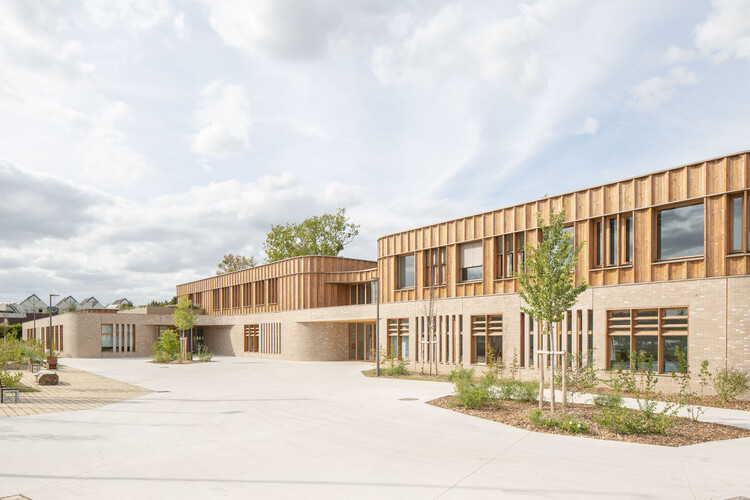 Hélène Carrère d'Encausse 校园综合体 / archi5 + bureau faceB - 2 的图像 14