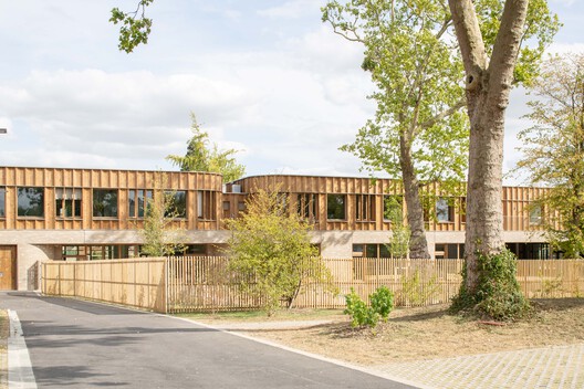 Hélène Carrère d'Encausse School / archi5 + bureau faceB