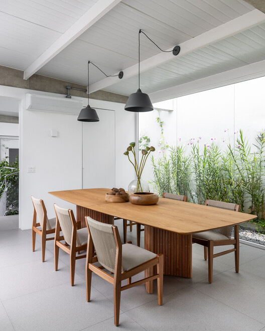 Casa Yano / Peninsula Arquitetura - fotografía de interiores, comedor, mesa, madera, sillas