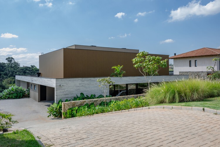 Casa Sucupira / Rodrigo Vilas Boas Arquitetos - fotografía exterior, hormigón, patio interior, balcón