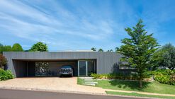 Casa TOT / Celso Laetano Arquitetura