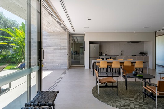 Casa TOT / Celso Laetano Arquitetura - Fotografia de Interiores, Madeira, Cadeira, Iluminação, Mesa, Vidro