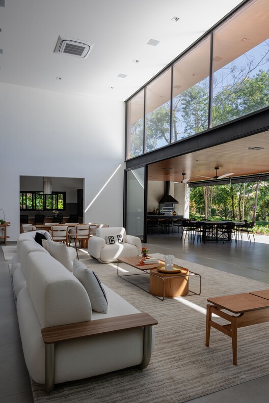 Casa Vila Real Itu / Alexandre Chaguri Arquitetura Casa Vila Real Itu / Alexandre Chaguri Arquitetura - Fotografia de Interiores, Sala de Estar, Madeira, Sofá, Mesa, Cadeira