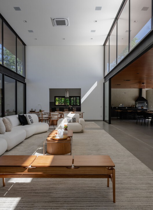 Casa Vila Real Itu / Alexandre Chaguri Arquitetura Casa Vila Real Itu / Alexandre Chaguri Arquitetura - Fotografia de Interiores, Sala de Estar, Madeira, Sofá, Mesa, Cadeira