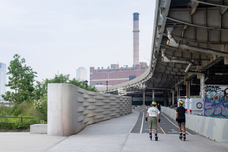 东区河畔公园 / BIG - 建筑图, 具体的