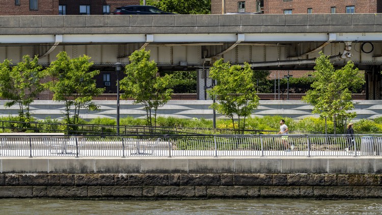 东区河畔公园 / BIG - 14 的图像 45