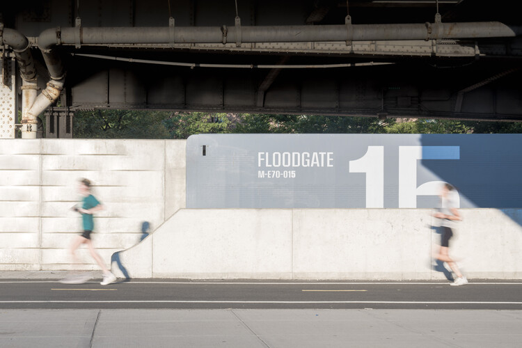 东区河畔公园 / BIG - 具体的