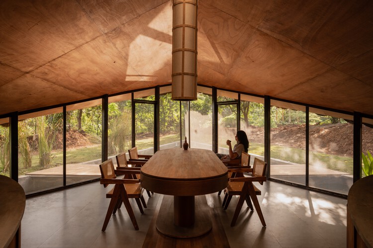 Casa Puente / Wallmakers - Fotografía de interiores, comedor, madera, vigas fijas