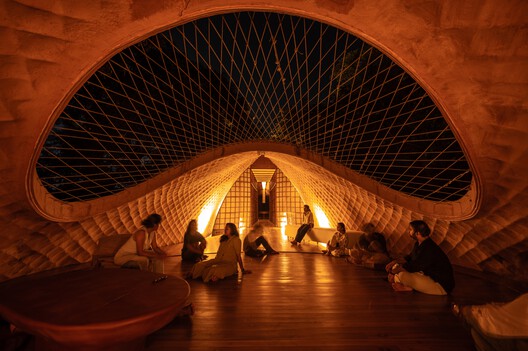 桥屋 / Wallmakers - 室内图