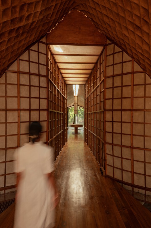 桥屋 / Wallmakers - 室内图, 木头