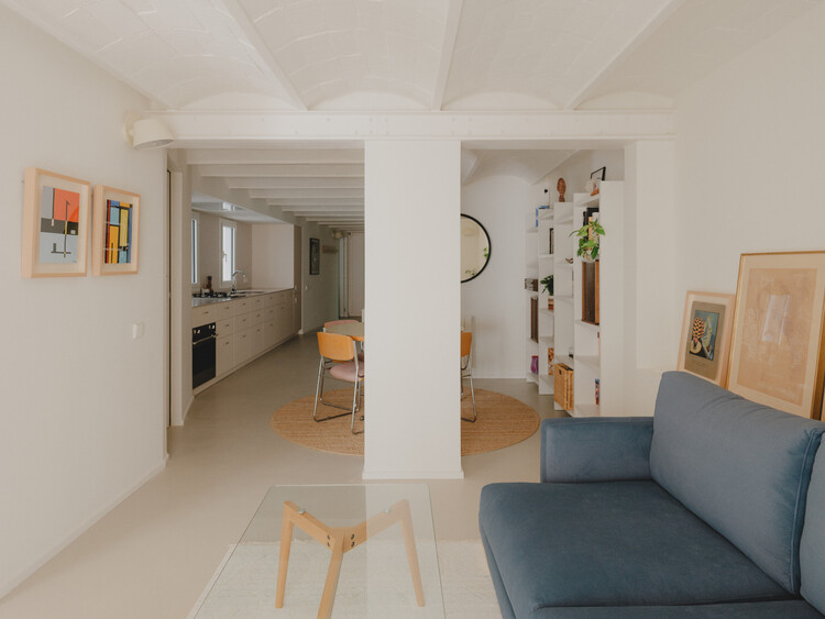 Decoración Apartamento Florida Blanca / Ruben Casquero - fotografía de interiores, madera, sillones, iluminación, mesas, sillas