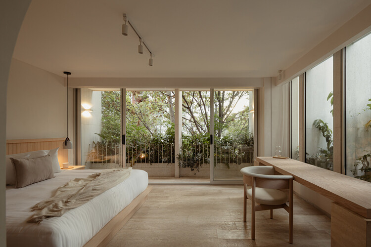 Edgar Allan Poe Residences / De Rungs Arquitectos + Firmaa - Fotografía de interiores, Dormitorio, Madera, Camas